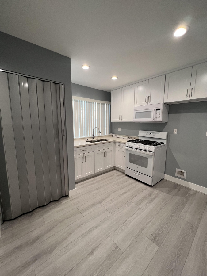 Backhouse for Rent Վարձով է Տրվում Backhouse Los